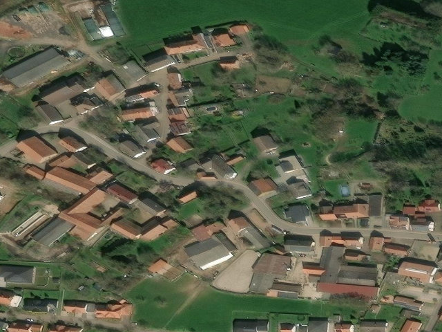 Wohn- und Geschäftshaus in Saalstadt