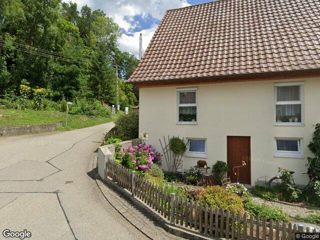 Zwangsversteigerung: 1) Bauernhaus 2) Doppelgarage in Ingoldingen
