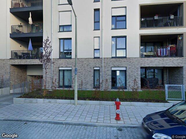 Zwangsversteigerung: Eigentumswohnung (3 bis 4 Zimmer), Kfz-Stellplatz (Tiefgarage) in Nürnberg