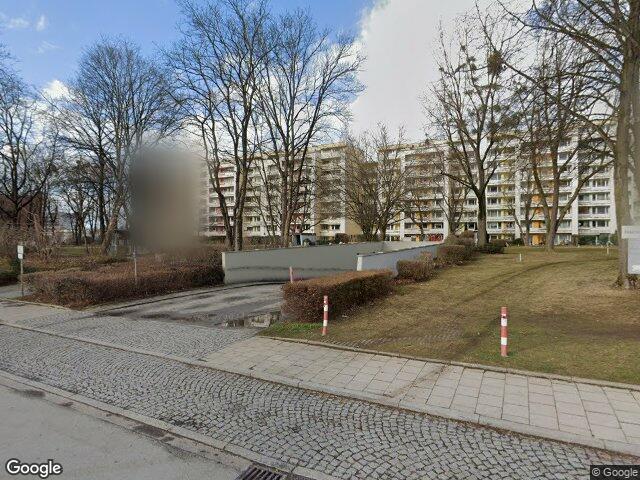 Zwangsversteigerung: Eigentumswohnung (3 bis 4 Zimmer), Kfz-Stellplatz (Tiefgarage) in München (Moosach)