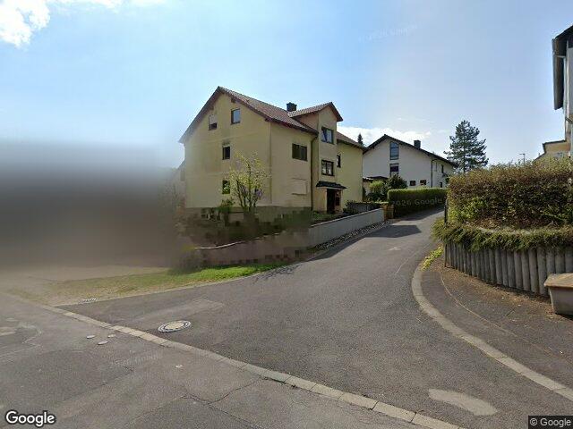 Zwangsversteigerung: Wohnungseigentum mit Kellerabteil, Kfz -Stellplatz und Garage in Üchtelhausen, Zell