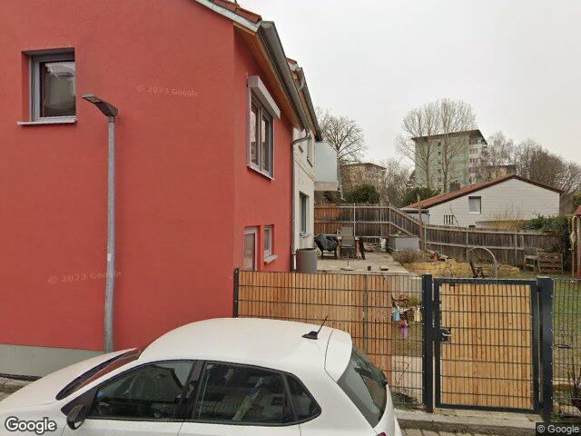 Zwangsversteigerung: Doppelhaushälfte, Garage, Sonstiges, Verkehrsfläche in Landshut