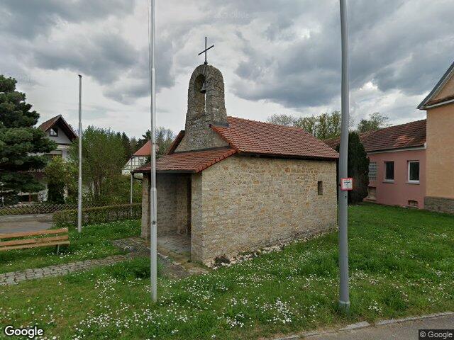 Zwangsversteigerung: Zweifamilienhaus, Garage in Grettstadt, Untereuerheim