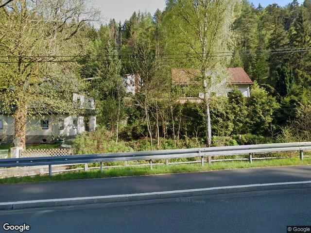 Zwangsversteigerung: Einfamilienhaus, unbebautes Grundstück in Warmensteinach