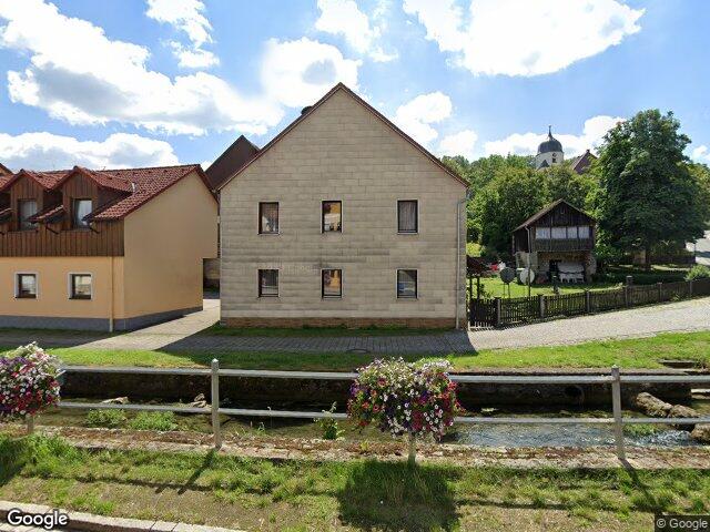 Zwangsversteigerung: Wohnhaus inkl. Anbau u. Nebengebäude in Königsfeld