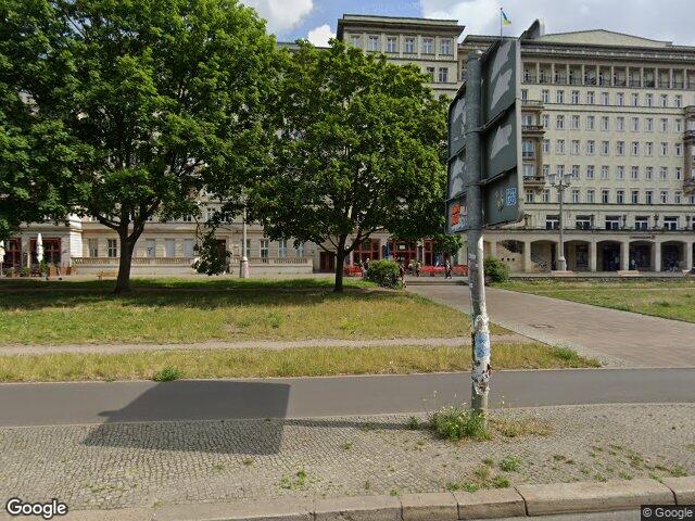 Zwangsversteigerung: Gewerbeeinheit (z.B. Laden, Büro), Cafe mit Antiquariat in Berlin, Friedrichshain