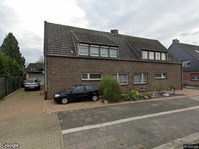 Zwangsversteigerung: Doppelhaushälfte mit Einliegerwohnung und einer Garage in Moers, Hülsdonk