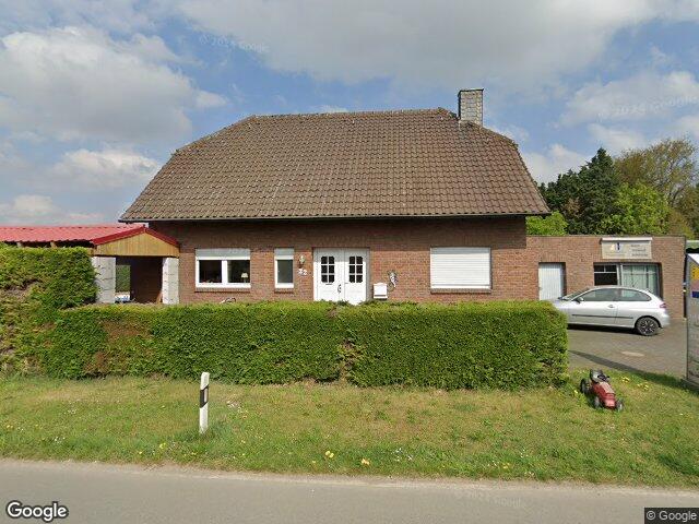 Zwangsversteigerung: Garage, Einfamilienhaus, Carport und weiteren Nebengebäuden in Xanten, Vynen