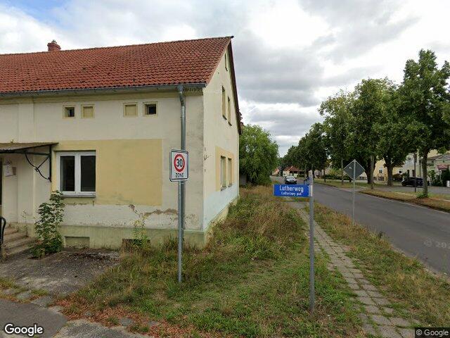 Zwangsversteigerung: Einfamilienhaus in Straupitz
