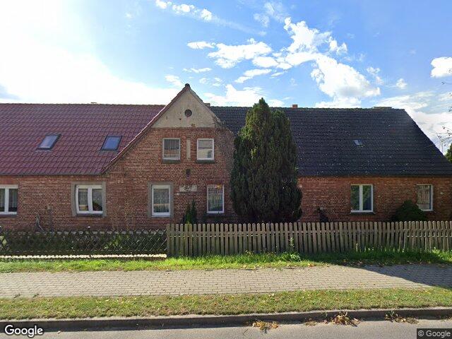 Zwangsversteigerung: Mehrfamilienhaus in Casekow, Woltersdorf