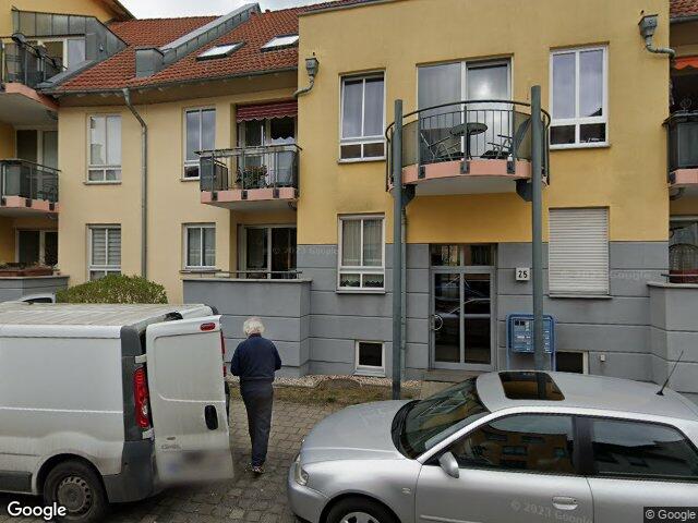 Zwangsversteigerung: Eigentumswohnung (3 bis 4 Zimmer), Kfz-Stellplatz (Tiefgarage) in Hennigsdorf