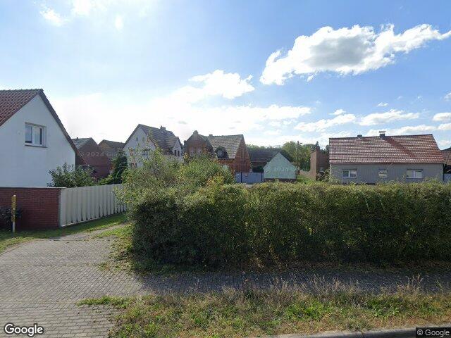 Zwangsversteigerung: Zweifamilienhaus, Ackerland in Vetschau