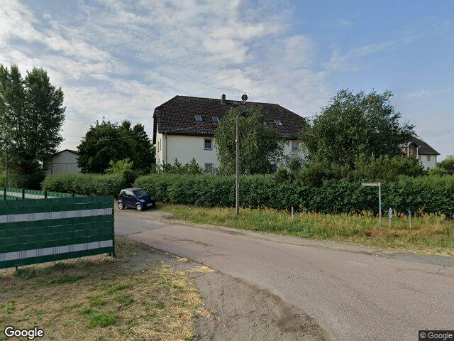 Zwangsversteigerung: 4 Mehrfamilienhäuser, 5 Gartenhäuser, große Garage u. Carports in Ketzin