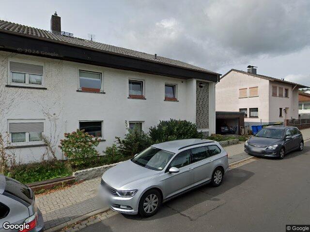 Zwangsversteigerung: Doppelhaushälfte, Garage in Grünberg