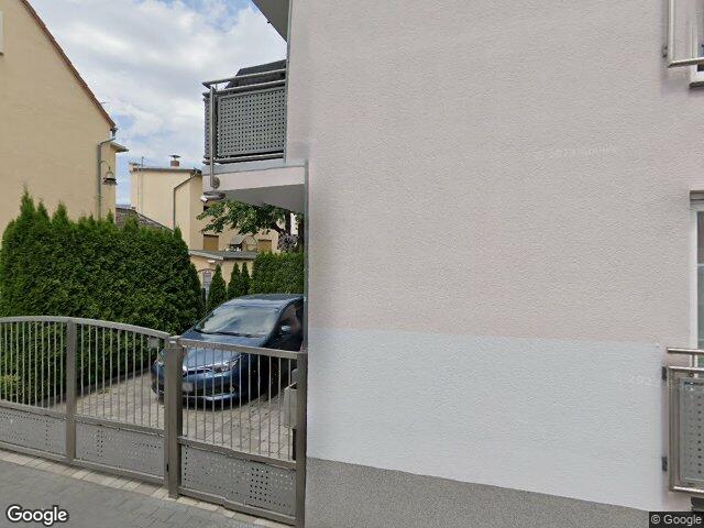 Zwangsversteigerung: Mehrfamilienhaus in Frankfurt am Main, Heddernheim