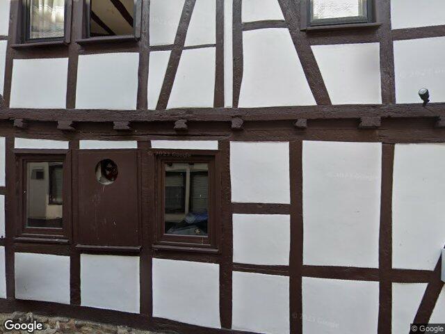 Zwangsversteigerung: Wohn-/Geschäftshaus, Wasserfläche in Friedberg
