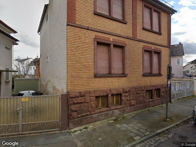 Zwangsversteigerung: Zweifamilienhaus in Offenbach am Main, Bieber