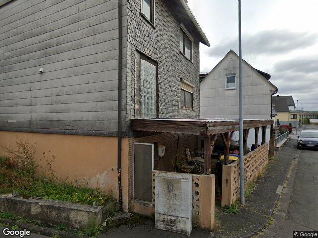 Zwangsversteigerung: Einfamilienhaus, unbebautes Grundstück in Haiger, Sechshelden
