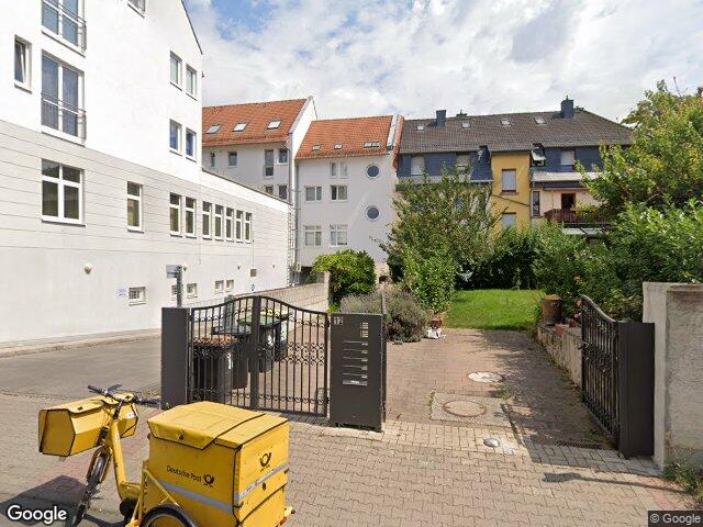 Zwangsversteigerung: Einfamilienhaus in Frankfurt am Main, Praunheim