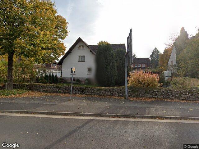 Zwangsversteigerung: Zweifamilienhaus in Holzminden-Neuhaus