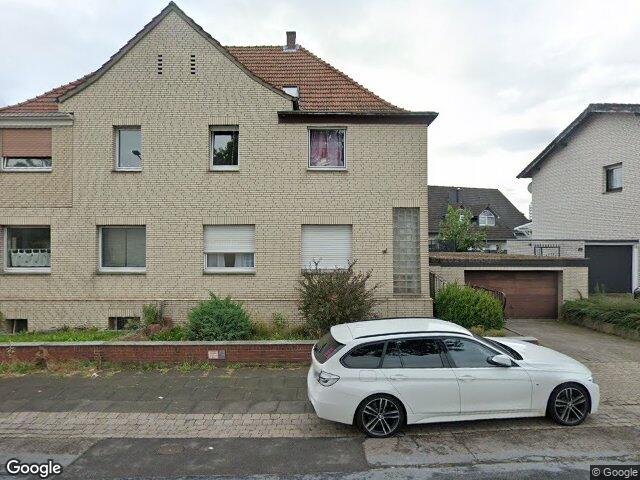 Zwangsversteigerung: Zweifamilienhaus, Garage, Doppelhaushälfte in Löhne, Löhne
