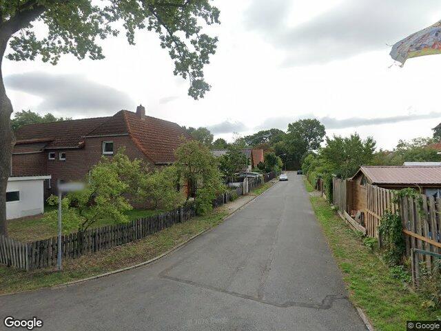 Zwangsversteigerung: Wohnhaus mit Flachdachanbau in Gifhorn, Kästorf