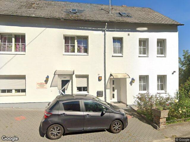 Zwangsversteigerung: Zweifamilienhaus in Boppard, Rheinbay