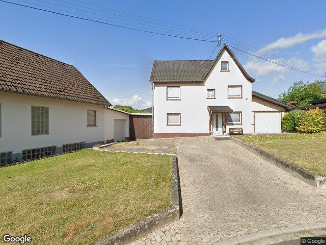 Zwangsversteigerung: Einfamilienhaus in Deesen