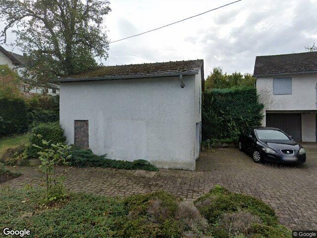 Zwangsversteigerung: Einfamilienhaus, Wald- und Lagerfläche, Weg und Acker in Eppenberg