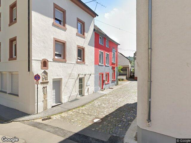 Zwangsversteigerung: Mehrfamilienhaus in Trittenheim