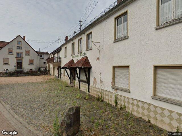 Zwangsversteigerung: Einfamilienhaus in Hüffler