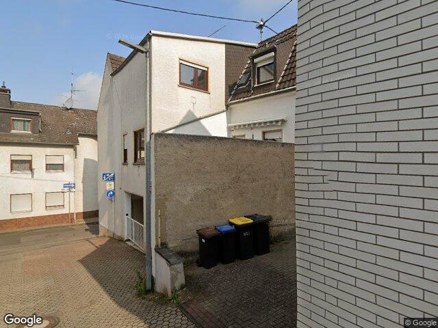 Zwangsversteigerung: Einfamilienhaus in Mülheim-Kärlich