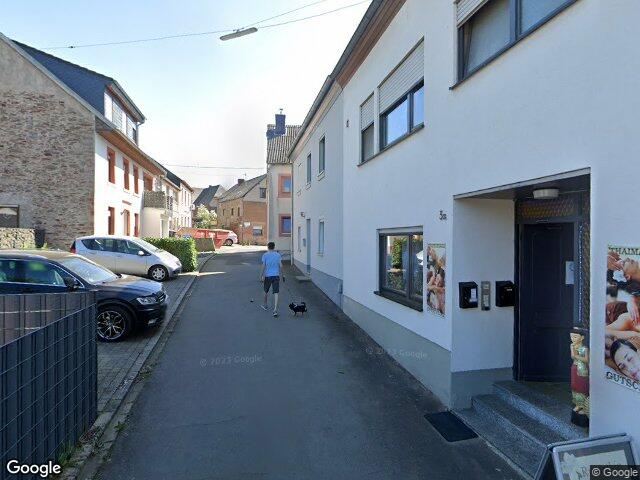 Zwangsversteigerung: Zweifamilienhaus in Klausen