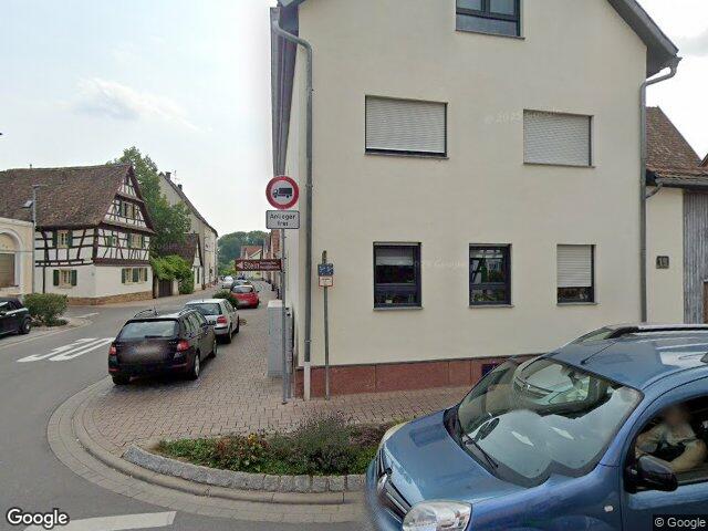 Zwangsversteigerung: Zweifamilienwohnhaus und einem Werkstatt- / Lagergebäude bebaute Grundstück in Waldsee