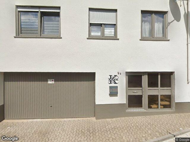 Zwangsversteigerung: Wohnhaus mit Garage und unbebautes Wiesengrundstück in Mandelbachtal, Ommersheim