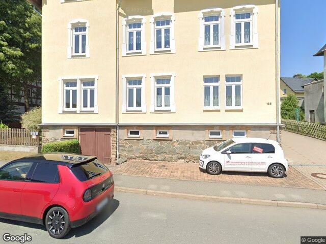 Zwangsversteigerung: Mehrfamilienhaus in Neukirchen