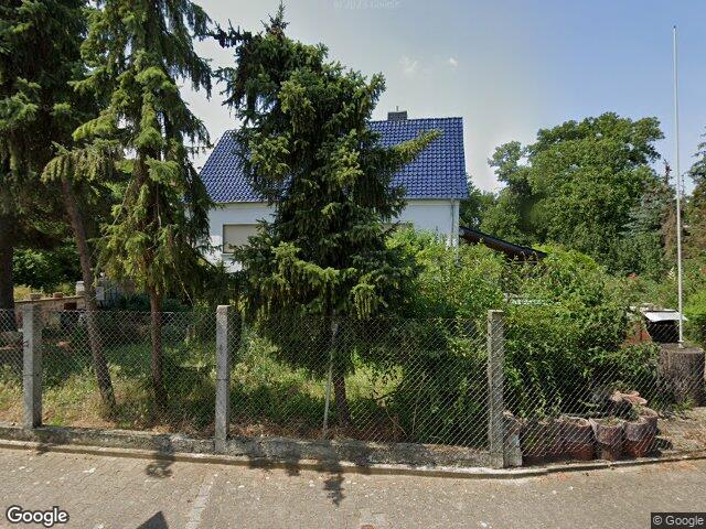 Zwangsversteigerung: Grundstück mit zwei Wohnhäusern und mehreren Nebengebäuden in Stadt Zörbig, OT Werben