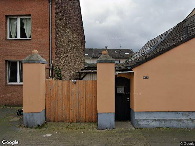 Zwangsversteigerung: Garage, Einfamilienhaus, Anteilige Wegefläche in Köln, Poll