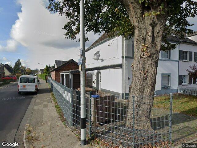 Zwangsversteigerung: Garage, Einfamilienhaus, nebst ehemaligem Wirtschaftsanbau sowie Carport in Grevenbroich, Grevenbroich