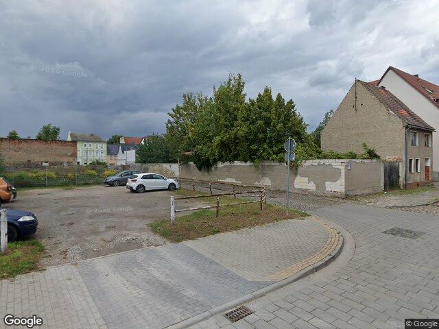 Zwangsversteigerung: Mehrfamilienhaus, zweigeschossig und viergeschossig in Calbe