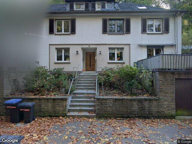 Zwangsversteigerung: Garage, Mehrfamilienhaus in Solingen, Wald