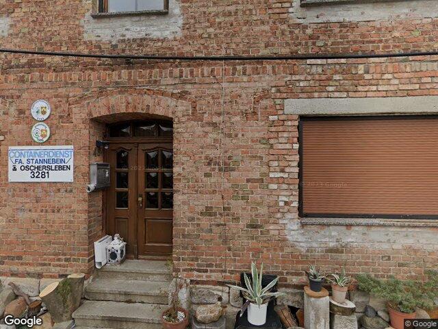 Zwangsversteigerung: Mehrfamilienhaus, 3 Nebengebäude und ein in Oschersleben, OT Hornhausen