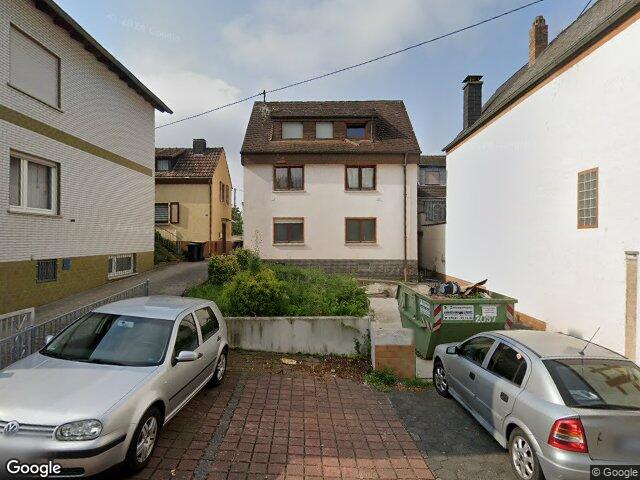 Zwangsversteigerung: Mehrfamilienhaus in Mülheim-Kärlich, Mülheim