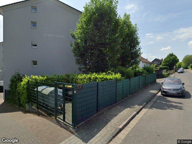 Zwangsversteigerung: Mehrfamilienhaus, Garage in Maintal, Hochstadt