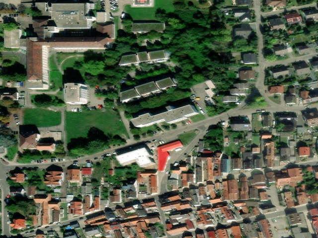 Zwangsversteigerung: Eigentumswohnung (3 bis 4 Zimmer), Garage in Kandel