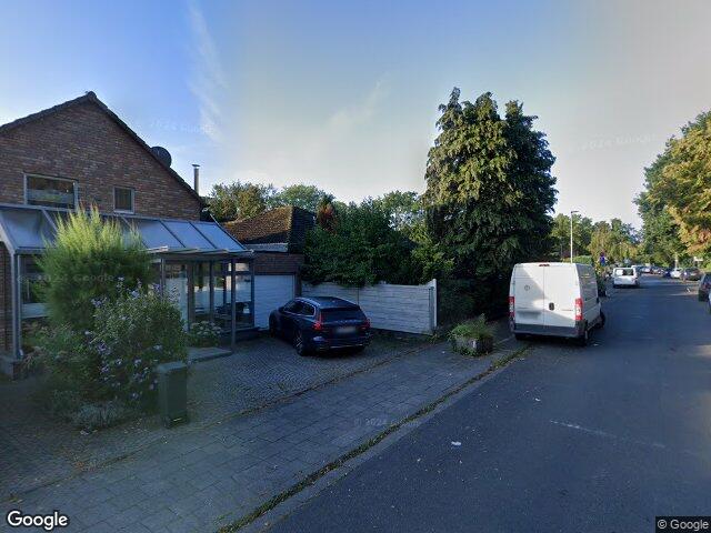 Zwangsversteigerung: Kfz-Stellplatz, Eigentumswohnung (3 bis 4 Zimmer) in Bergheim, Ahe