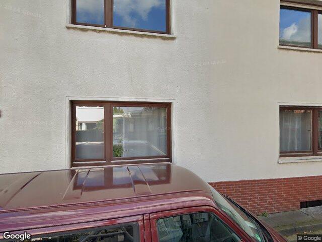 Zwangsversteigerung: Einfamilienhaus mit Nebengebäude, Garage, Kfz-Stellplatz in Bonn, Lengsdorf
