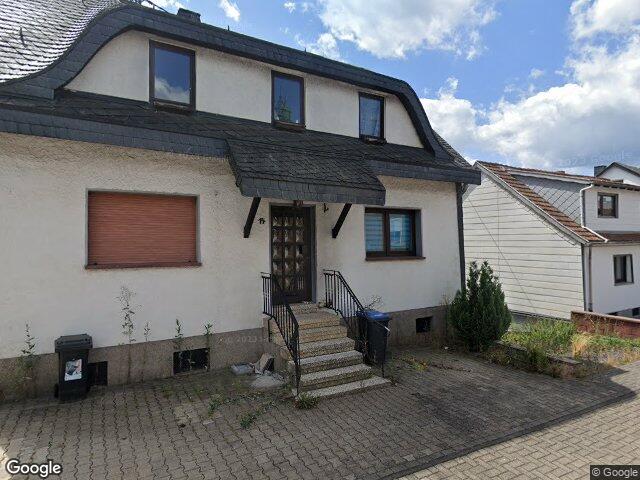 Zwangsversteigerung: Einfamilienhaus in Schiffweiler, Heiligenwald
