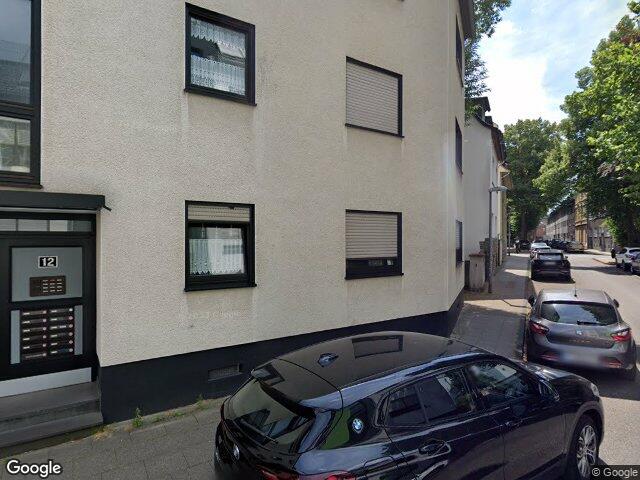 Zwangsversteigerung: Mehrfamilienhaus, Tiefgarage in Essen