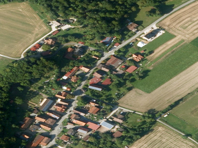 Zwangsversteigerung: ehemaliger Bauernhof mit 2 Wohneinheiten in Wiesenttal